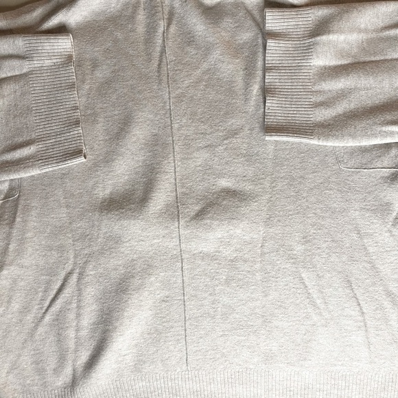 Banana Republic- turtleneck slouchy pullover - small - Picture 4 of 4